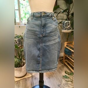 ✨Jones New York Light Blue Denim knee length Skirt✨